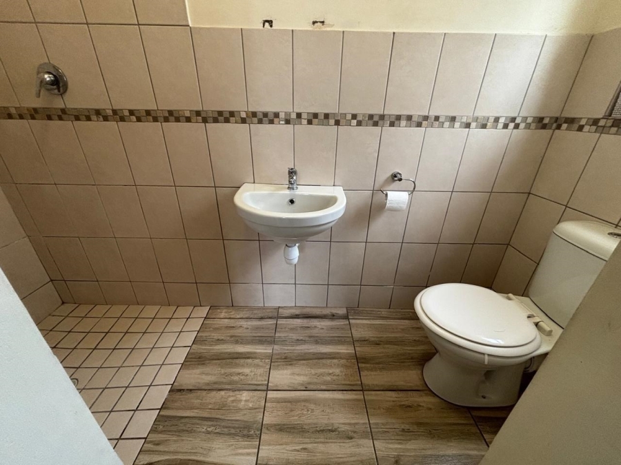 To Let 4 Bedroom Property for Rent in Voelvlei Western Cape